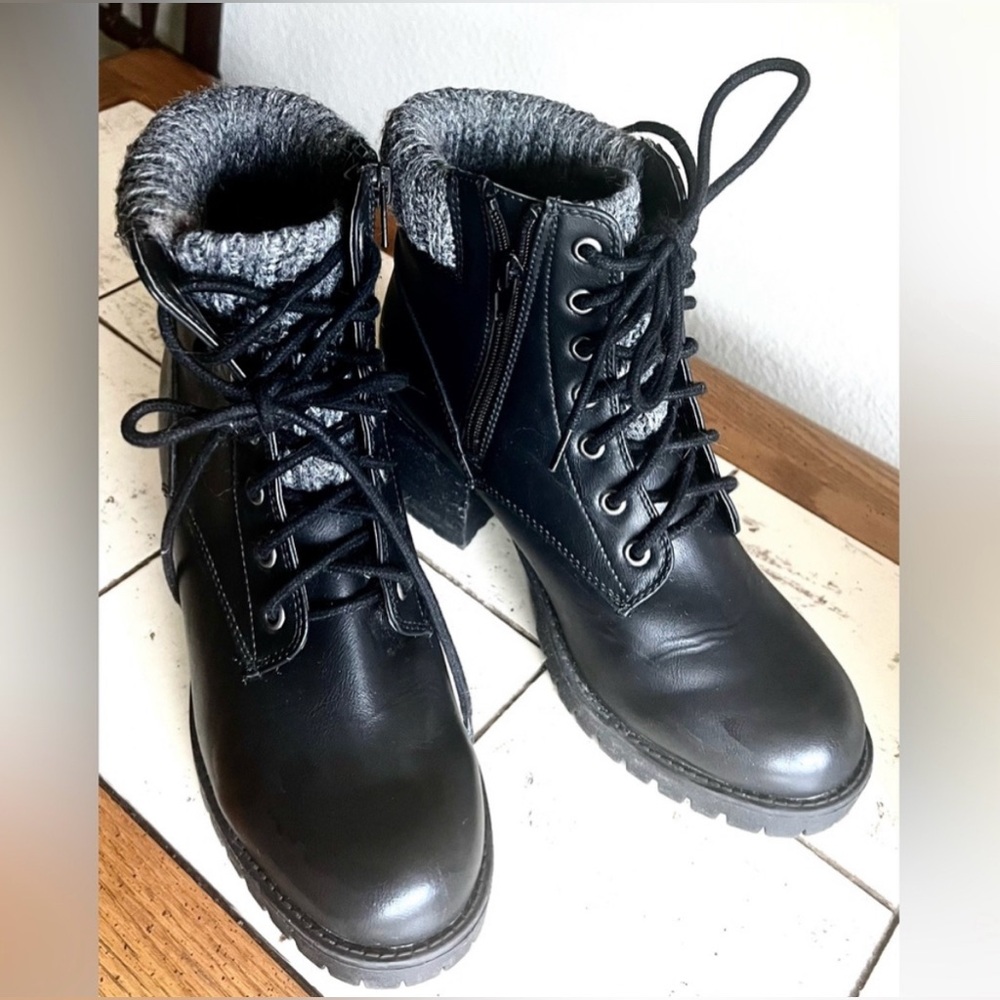 MIA Lace Up Boots Size 9 - Worn Once EUC